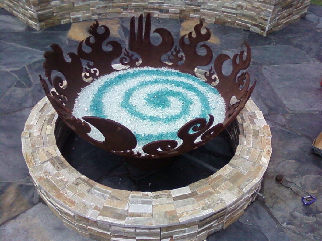 Firebowl with spiral pattern in firecrystals glass